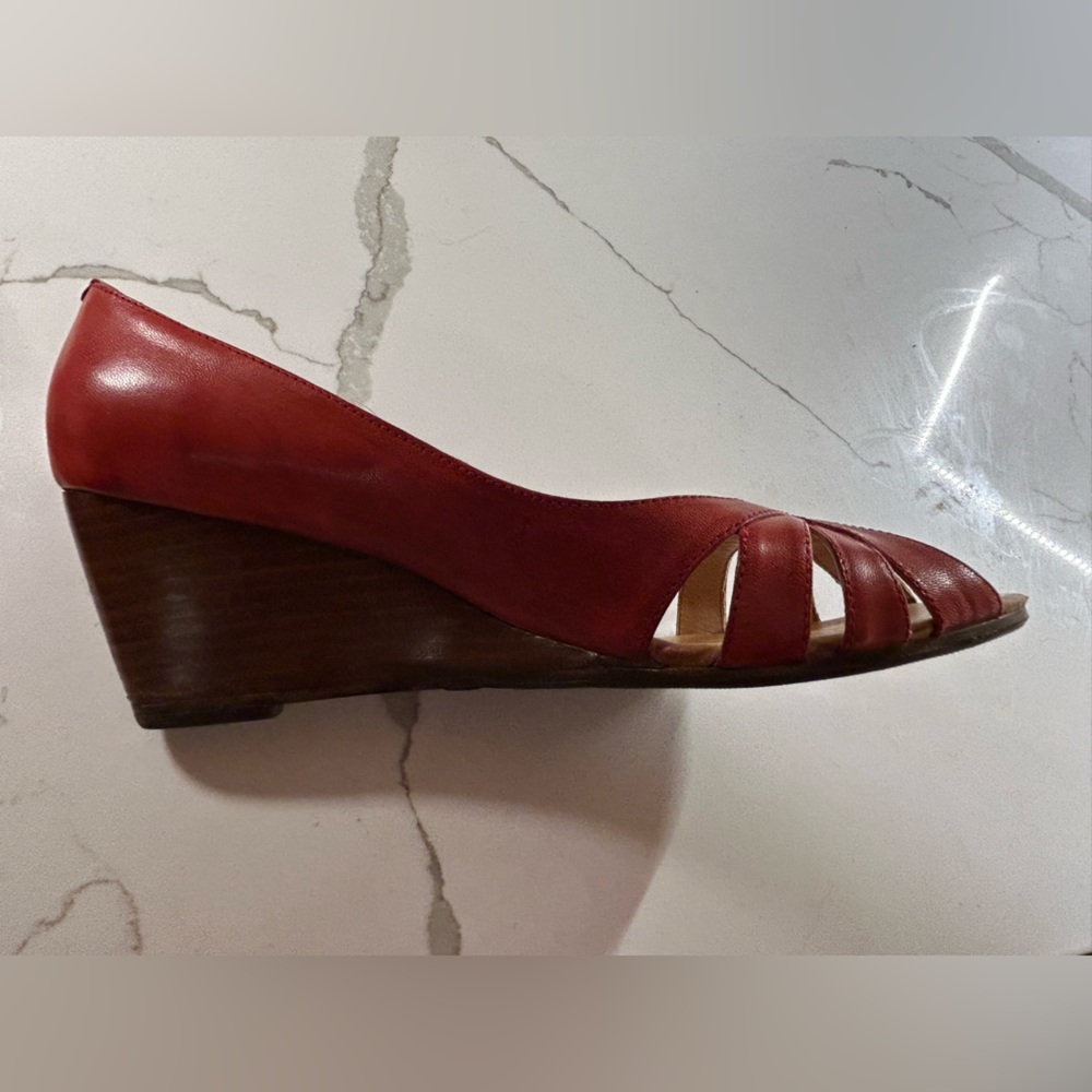 Red leather & wood wedge heels - Picture 6 of 13